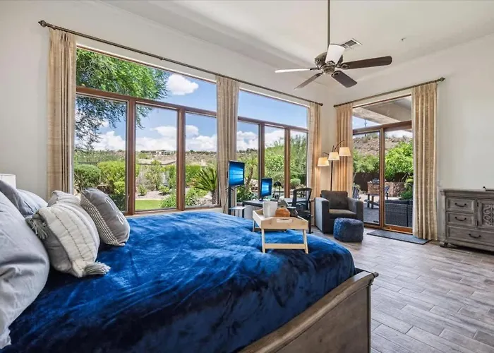 Sunrise Retreat - Backyard Oasis - Beautiful Views *