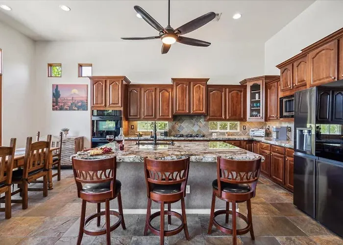Holiday home Sunrise Retreat - Backyard Oasis - Beautiful Views Scottsdale