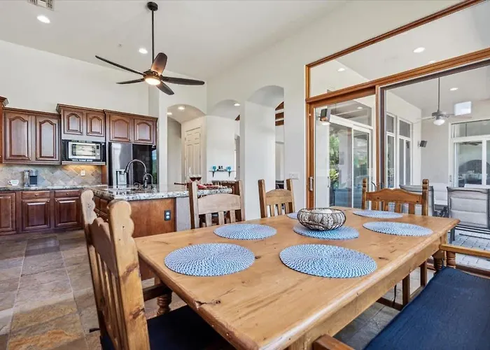 Holiday home Sunrise Retreat - Backyard Oasis - Beautiful Views Scottsdale