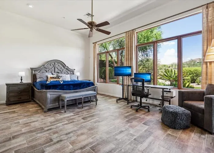 Sunrise Retreat - Backyard Oasis - Beautiful Views Scottsdale