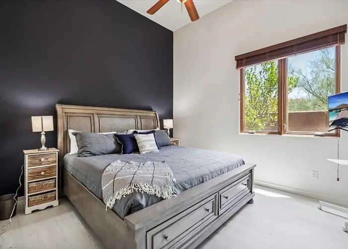 Sunrise Retreat - Backyard Oasis - Beautiful Views Holiday home Scottsdale