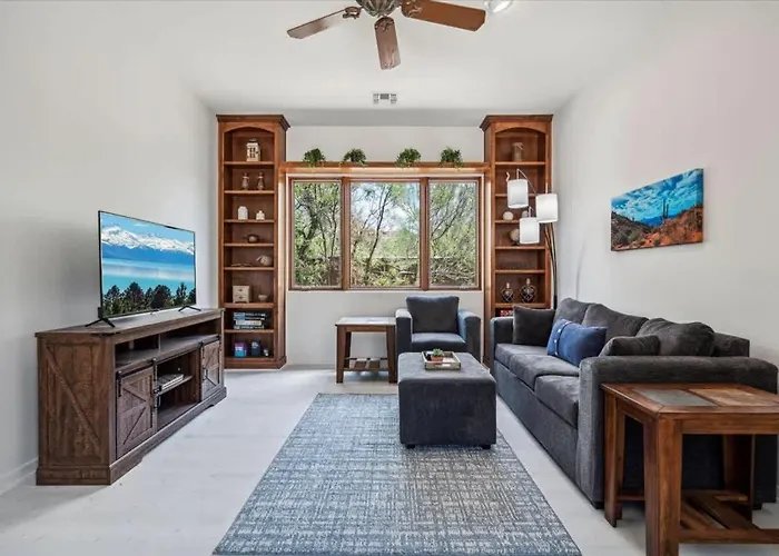 Sunrise Retreat - Backyard Oasis - Beautiful Views Holiday home Scottsdale