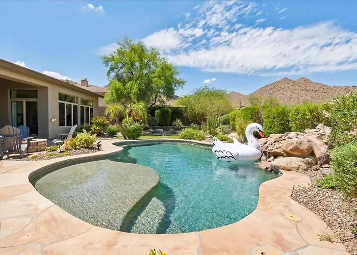 Holiday home Sunrise Retreat - Backyard Oasis - Beautiful Views