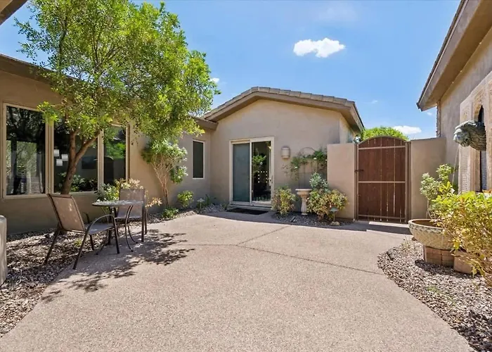 Sunrise Retreat - Backyard Oasis - Beautiful Views Holiday home Scottsdale